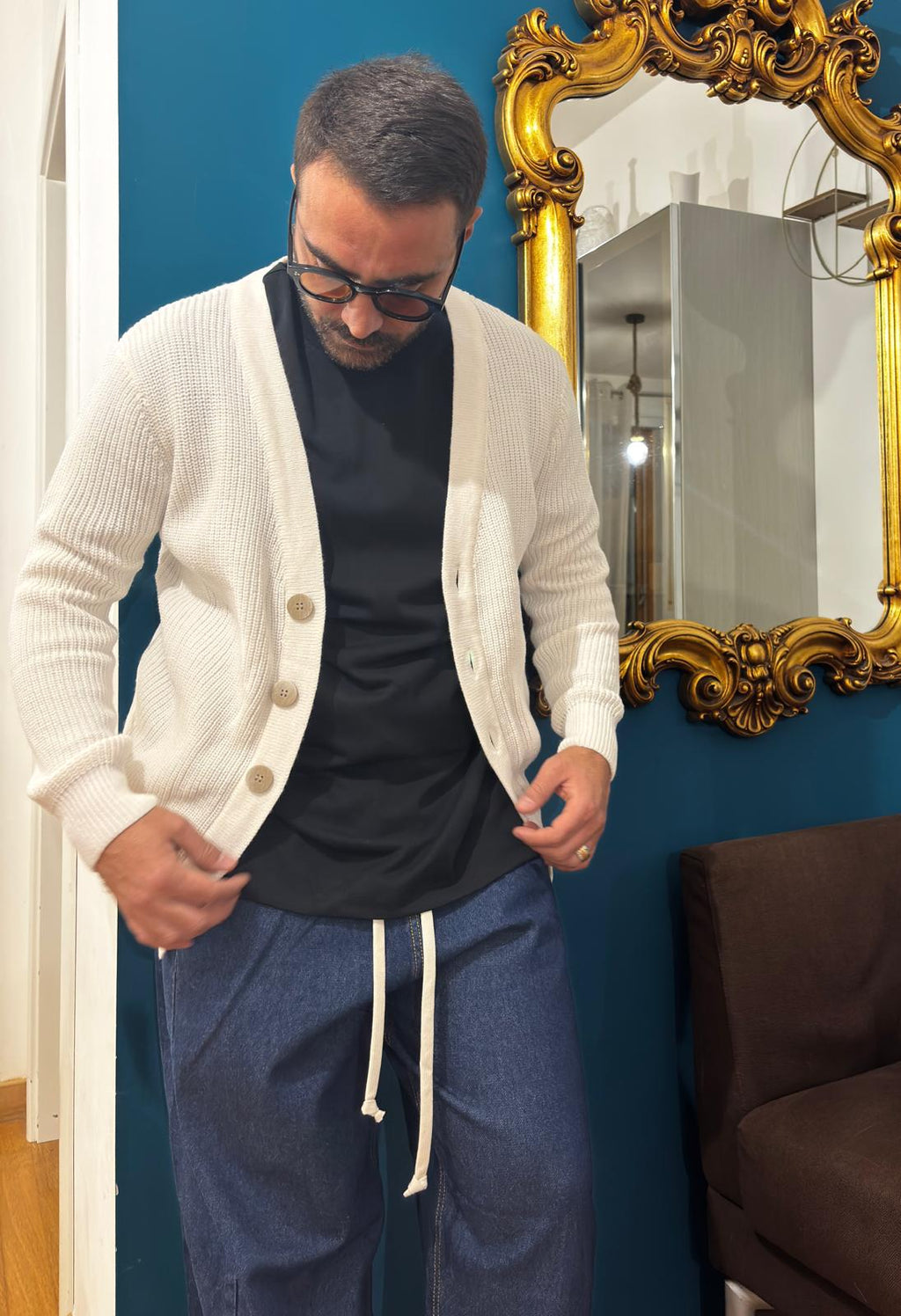 Cardigan White Botton wood